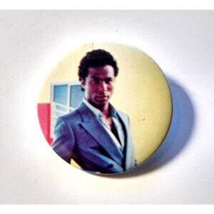 Miami Vice Tubbs Philip Michael Thomas Official Button Up Badge Pinback TV 1984